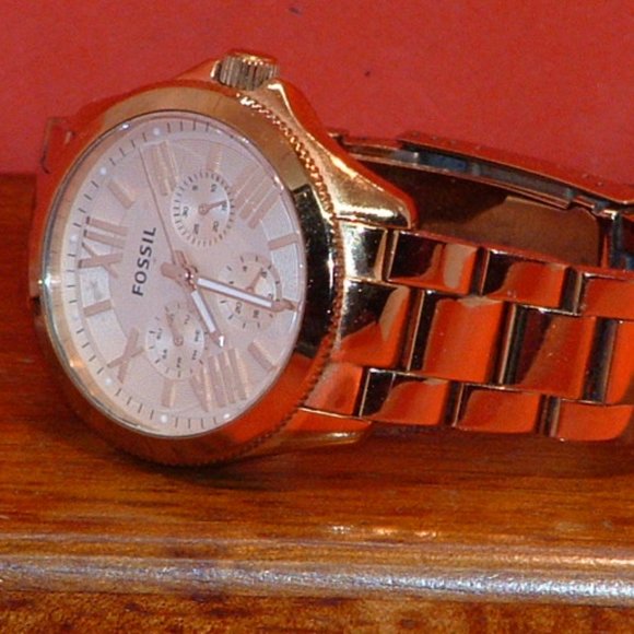 Women’s Fossil AM-4511 Analog Quartz Watch main image 5